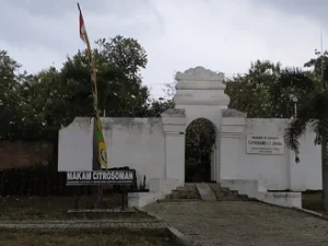 Ziarah di Makam Citrosoman Jepara