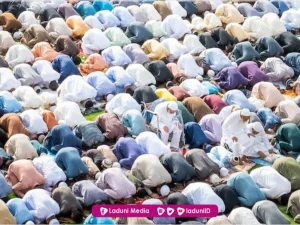 Hukum Tempat Imam yang Lebih Tinggi dari Makmum