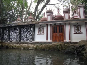 Wisata dan Ziarah Syekh Maulana Mansyuruddin di Pandeglang
