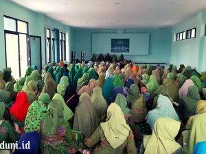 Peringati Hari As Syuro 10 Muharram, Muslimat NU Bandung Bagi Sembako pada Lansia