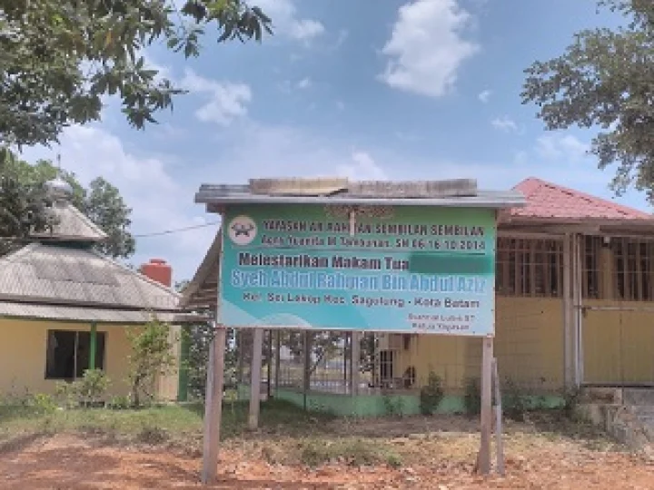 Wisata Ziarah dan Berdoa di Makam Syekh Abdurrahmam Bin Abdul 'Aziz, Batam