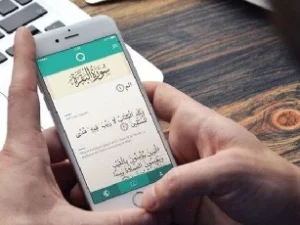 Hukum Baca Al Qur'an dari HP tanpa Berwudhu Terlebih dulu