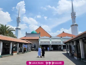 Ziarah di Makam Habib Husein Luar Batang, Pakunya Tanah Betawi