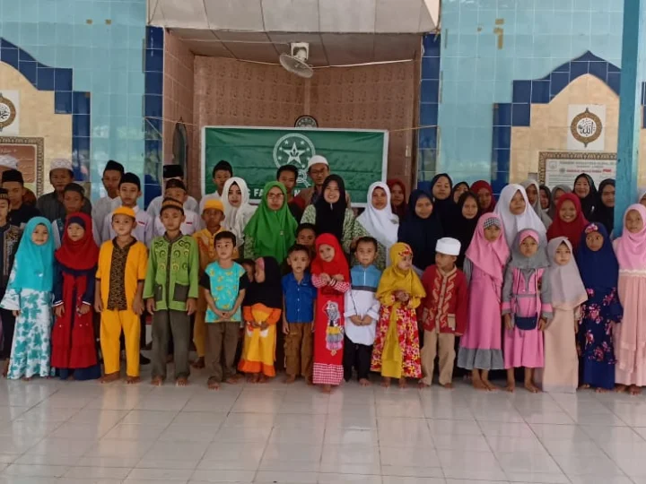 Semarak Asyura, PC FatayaT NU Landak Gelar Santunan Yatim Piatu