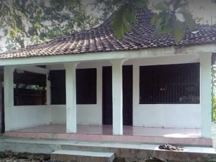 Wisata dan Ziarah di Makam Mbah Syarifah Fatimah Kudus (Mbah Plinteng)