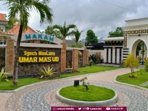 Ziarah di Makam Syekh Maulana Umar Mas’ud, Pendiri Kerajaan Islam di Pulau Bawean