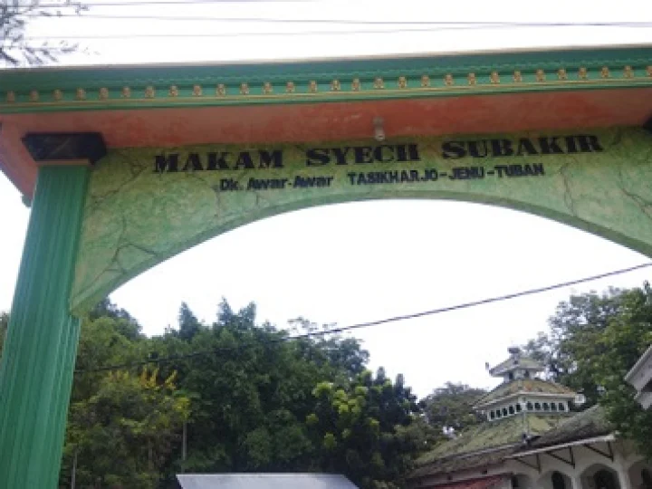 Wisata Ziarah dan Ngalap Berkah di Makam Syekh Subakir