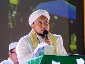 Saran Berharga KH Azaim Ibrahimy tentang Polemik Film The Santri