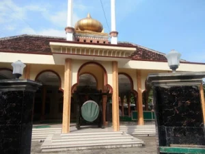 Wisata Ziarah dan Bertawassul di Makam KH. Hasan Anwar Gubug