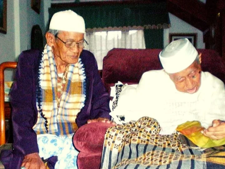 Pengersa Abah Anom qs Adalah Mursyid Semua Kalangan