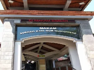 Lintas Ziarah dan Bertawassul di KH. Nur Muhammad Magelang