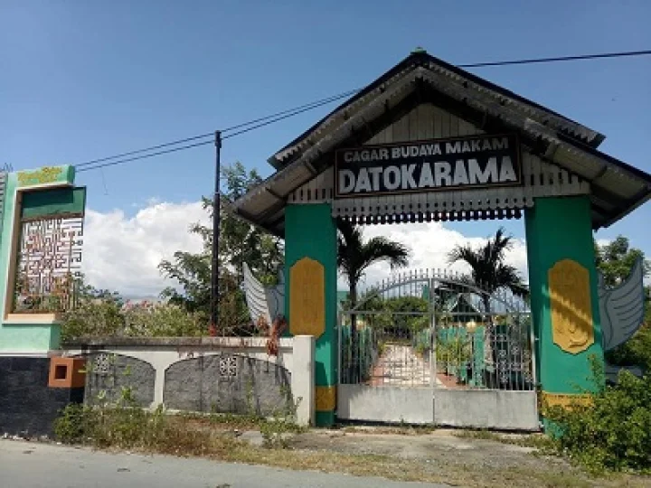 Safari Ziarah dan Bertawassul di Makam Datok Karama Palu