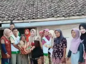 Peduli, BSMI Sumenep Berikan Bantuan Pada Nenek Hidup Sebatang Kara
