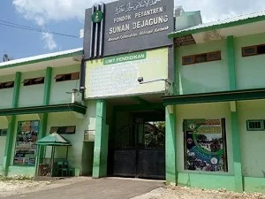 Pesantren Sunan Bejagung Tuban