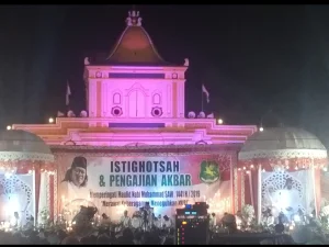 Ribuan Warga Hadiri Istighasah dan Pengajian Akbar Gus Muwafiq