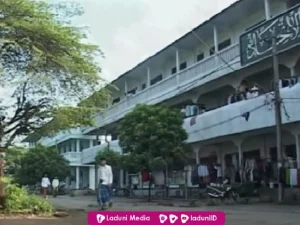 Ziarah di Makam KH. Abdul Karim, Muassis Pesantren Lirboyo Kediri