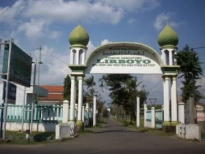 Pesantren Hidayatul Mubtadien Lirboyo Kediri