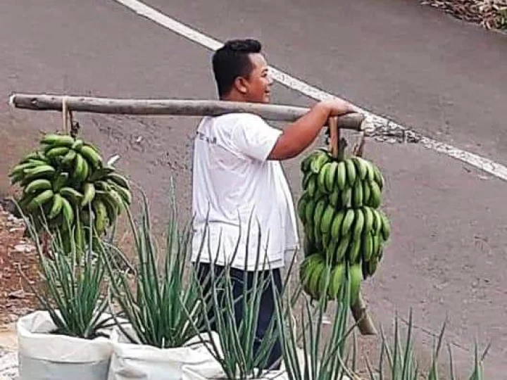 Meski Pimpin Organisasi Besar, Begini Kehidupan Kang Deni