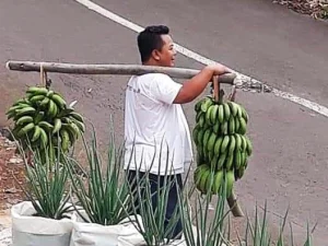 Meski Pimpin Organisasi Besar, Begini Kehidupan Kang Deni