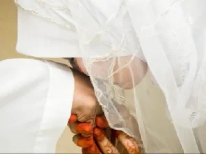 Sifat - Sifat Istri yang Membuat Rezeki Suami Mengalir Lancar