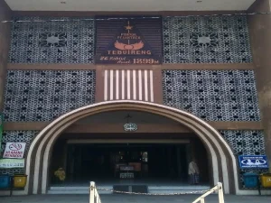 Wisata Ziarah dan Berdoa di Makam KH. Wahid Hasyim Jombang