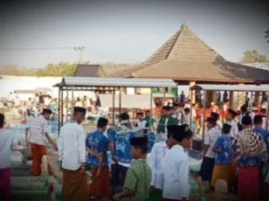 Ribuan Santri Sumenep Bersih-Bersih di Makam Para Raja Peringati Hari Santri 2019
