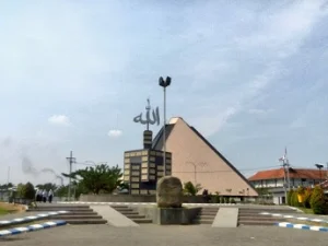 Ziarah di Makam KH. Adlan Ali, Muassis Pesantren Putri Walisongo Jombang
