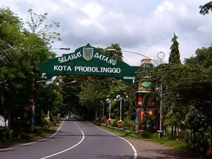 Ziarah di Makam KH. Zaini Mun’im, Muasis Pesantren Nurul Jadid Probolinggo