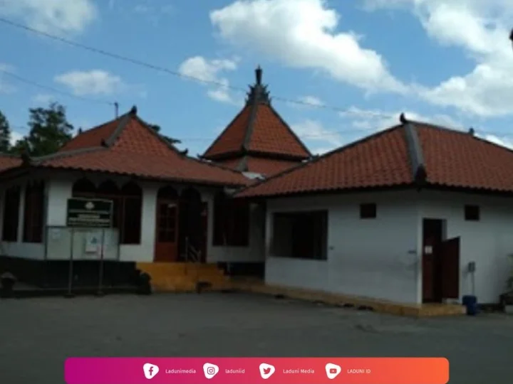 Ziarah di Makam KH. Munawwir, Pendiri Pesantren Al-Munawwir Krapyak