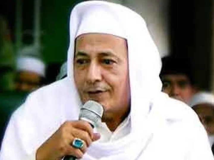 Kisah Al Habib Luthfi Ditantang Adu Kesaktian 10 Dukun, Takluk dengan Sehelai Rambut