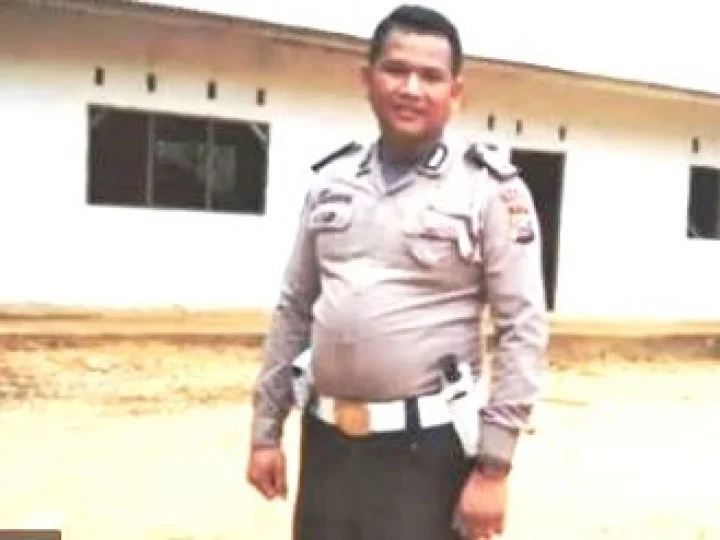 Kisah Teladan Polantas yang Bangun SD Hingga Jual Perhiasan Istri