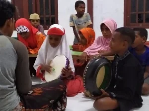 Santri Goes To Papua: Membumikan Sholawat di Suku Kokoda Papua