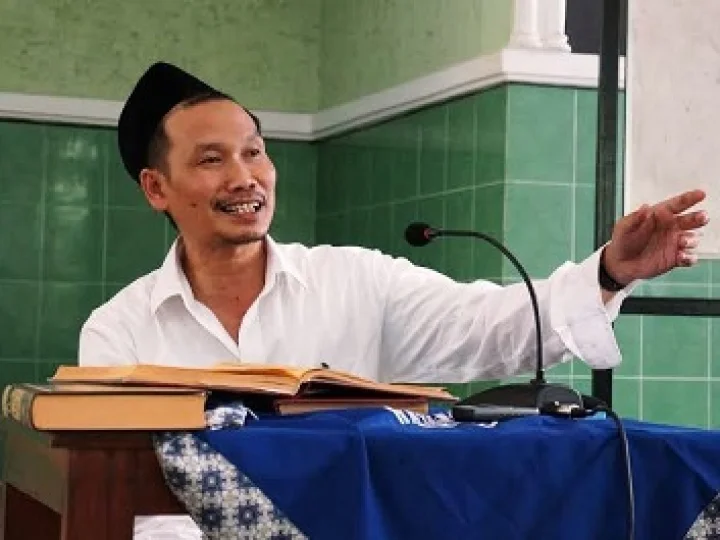 Dzikir Hu dan Jawaban Gus Baha’ Atas Kesalahpahaman Ust Adi Hidayat dan Ust Khalid Basalamah