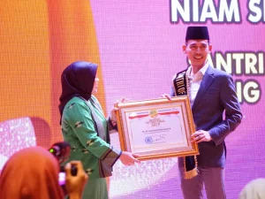 Santri of The Year 2019, Asrorun Raih Penghargaan Santri Inspiratif