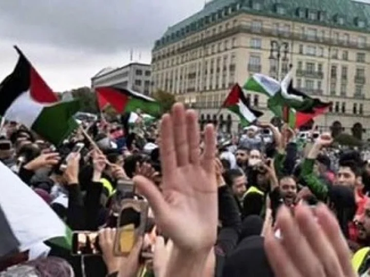 Warga Berlin Unjuk Rasa Tolak Penjajahan Israel atas Palestina