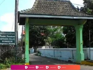 Ziarah di Makam KH. M. Tholchah Hasan, Imam Ghozalinya dari Malang