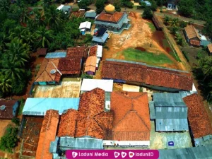 Pesantren Asyaroniyah Lampung Timur