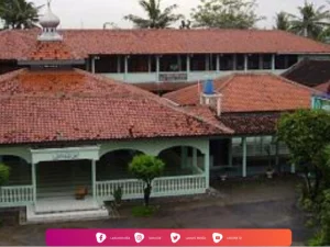 Ziarah di Makam KH. Syamsuri Dahlan, Muasis Pesantren Sirojuth Tholibin Brabo