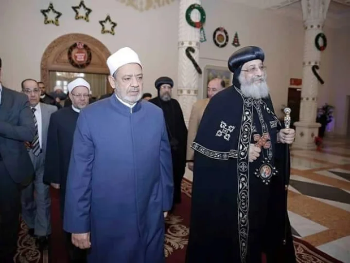 Bagaimana Hukumnya Seorang Muslim Memasuki Gereja?