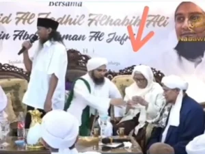Indahnya Akhlak Rasulullah yang Diturunkan pada Pewaris Ilmu dan Adab