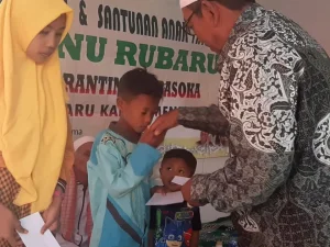 Bersama Ranting NU Basoka, MWC NU Rubaru Santuni Anak Yatim