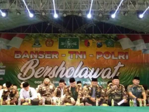 Damai Sidoarjo Untuk Indonesia : Banser, TNI, Polri Bershalawat Bersama Ribuan Nahdliyyin