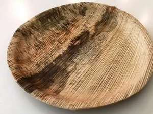 Berkah di Balik Proses Pembuatan Piring Pelepah Pinang
