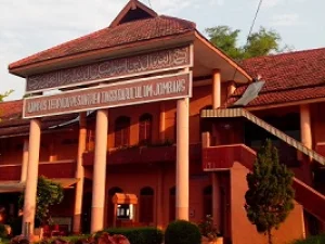 Wisata Ziarah dan Bertafakur di Makam KH. Tamim Irsyad Jombang