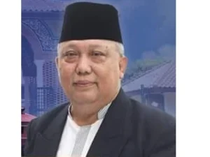 Biografi Dr. KH. Ahmad Fathoni Lc. MA
