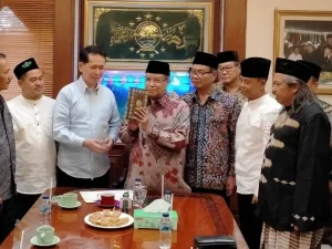 Islamkan Warga China, PBNU Siap Hadapi Pembully