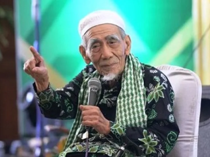 Kunci Mbah Moen Bisa Menjadi Ulama yang Selalu Bersinar