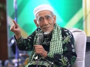 Kunci Mbah Moen Bisa Menjadi Ulama yang Selalu Bersinar