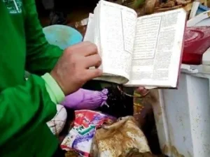 Mushaf Al-Qur’an di Banten Ini Masih Utuh Meski Diterpa Banjir Lumpur