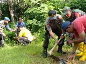 Polsek-Koramil Rubaru Bersinergi Lakukan Penanaman Pohon Demi Antisipasi Bancana